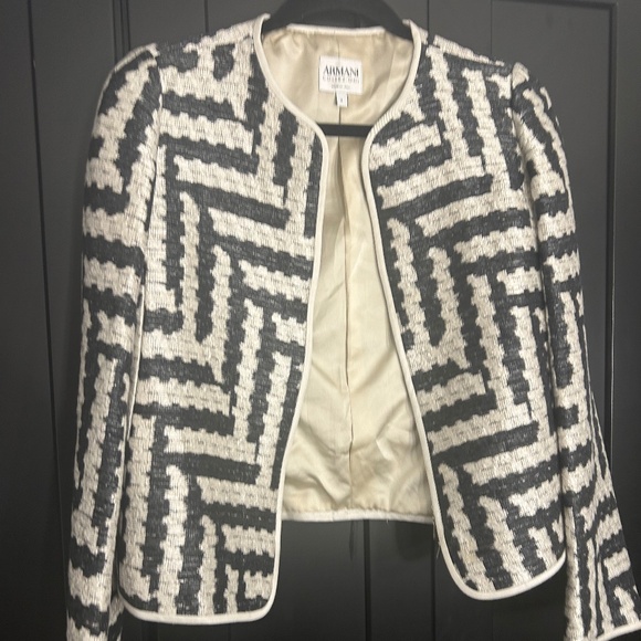 Armani Collezioni Jackets & Blazers - Armani Collezioni women’s geometric pattern jacket